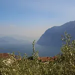 Iseolakerental - Flavia Villa Riva di Solto